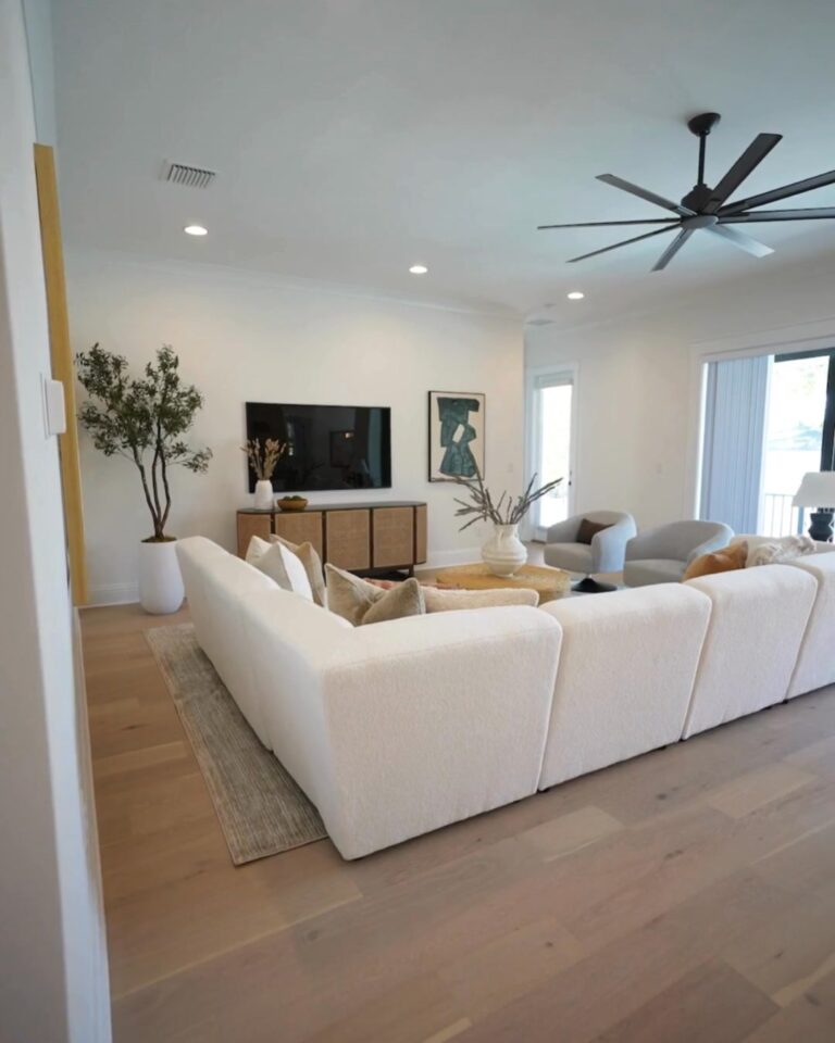 Instagram post from mobleyhomescustom. This post is in position 1.
